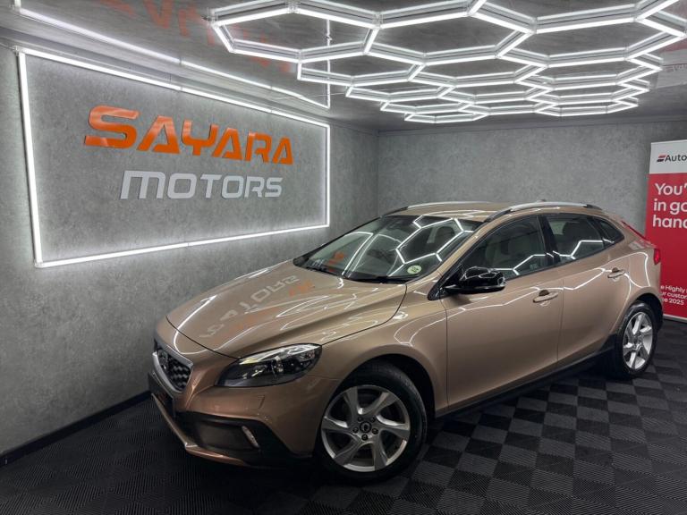 2013 Volvo V40 Cross Country 1.6 D2 Lux Euro 5 (s/s) 5dr HATCHBACK Diesel Manual