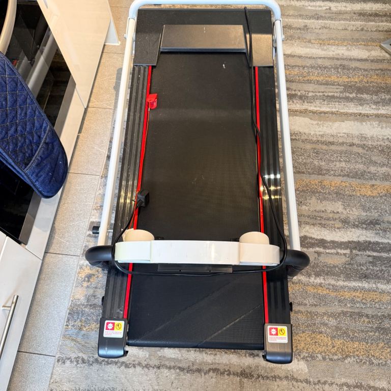 Treadmill - fold up