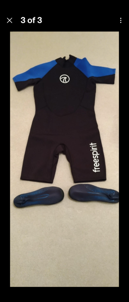 Mens Wet Suit Medium Size with Size 8 Footwear 
