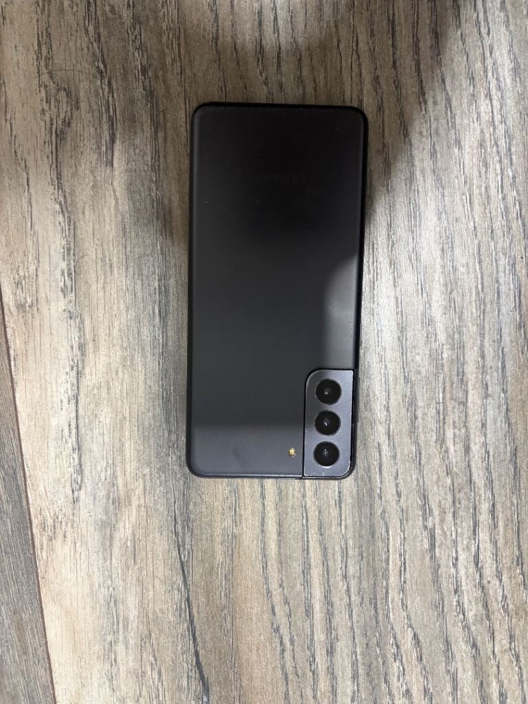 Samsung Galaxy S21 128GB – Good Working Condition