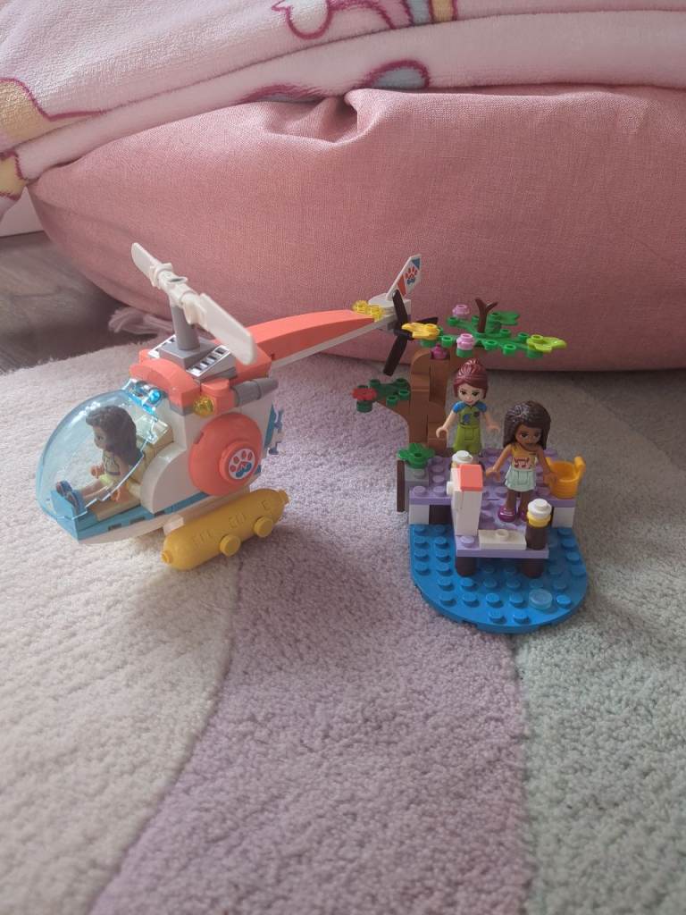 Lego Friends Helicopter and Beach Scene – Good Condition