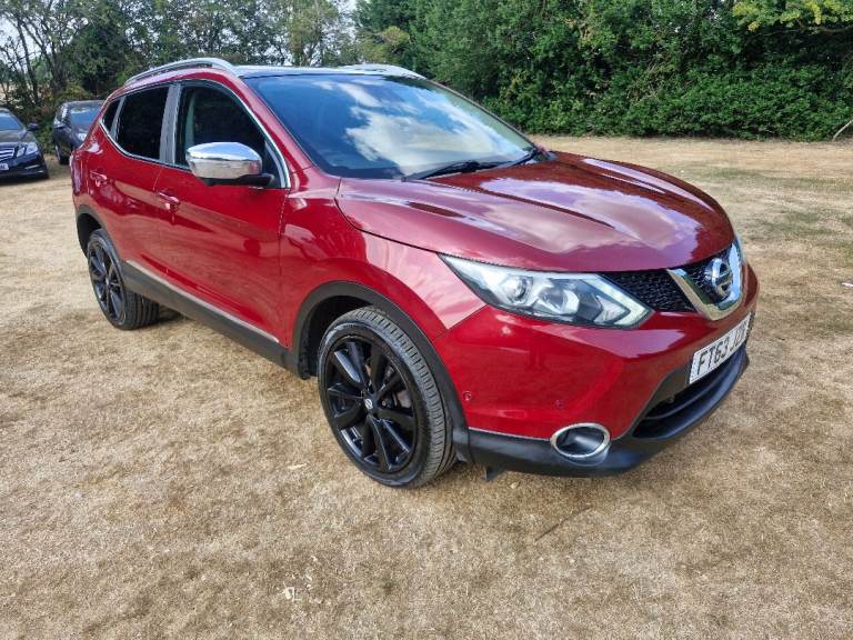 Nissan Qashqai Tekna 1.6 dCi. Fully loaded best spec! 2 keys, History & MOT ready to go!