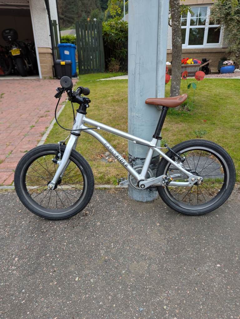 Early Rider. Kids 16" Bike (age 3-7)