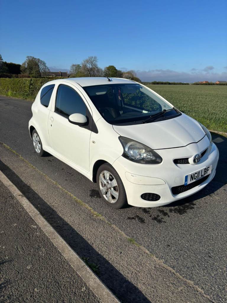 Toyota, AYGO, Hatchback, 2011, Manual, 998 (cc), 3 doors