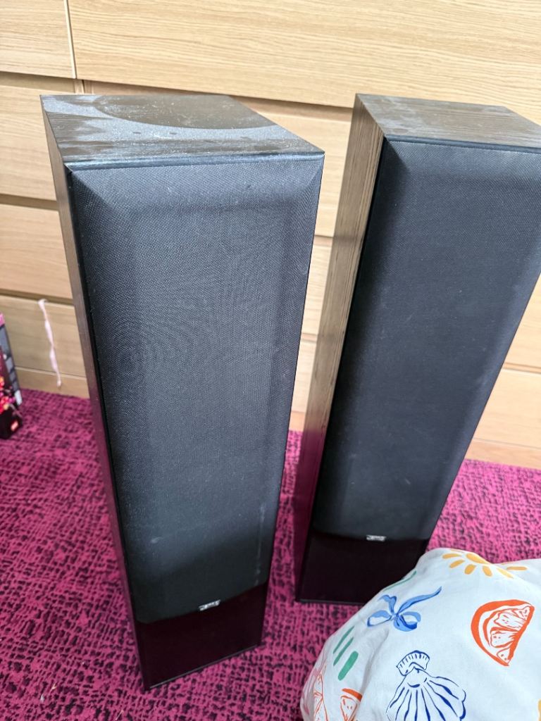 Jamo Floor Standing Speakers