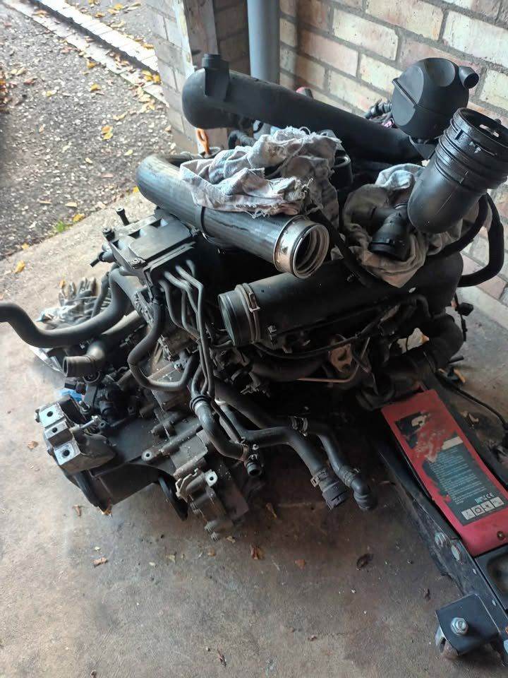 VW Passat 1.9 (105) BXE engine for parts / 4 injectors 70£    collection Peterborough