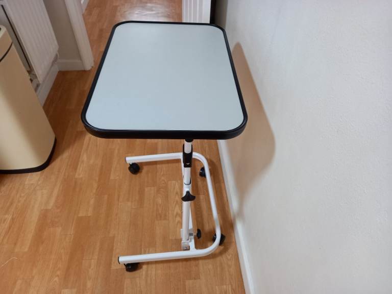 BEDSIDE TILT TOP TABLE