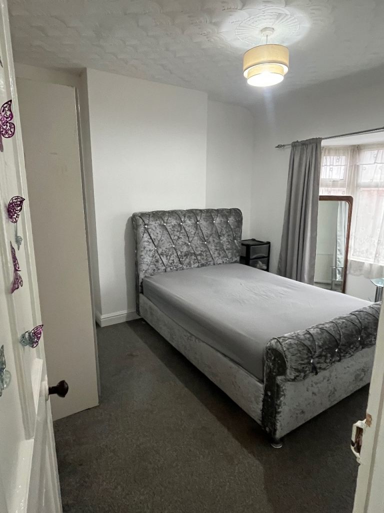 1 Room for rent 