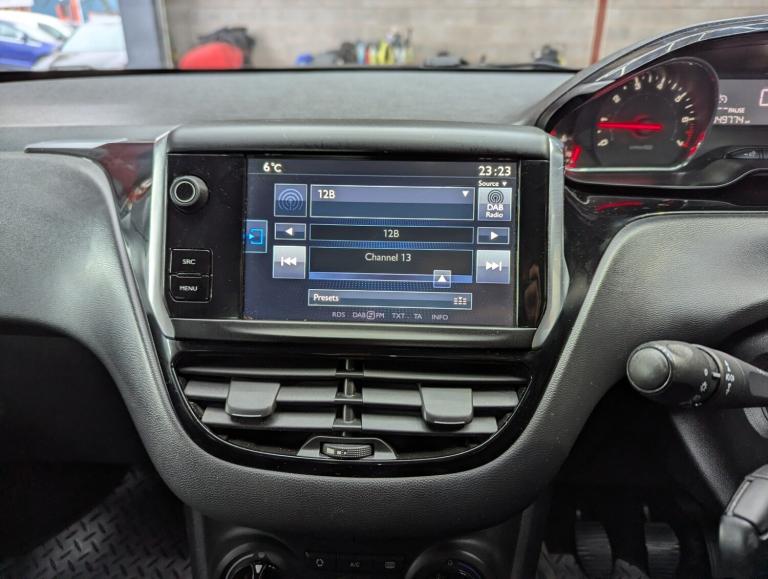 2015 Peugeot 208 1.2 VTi Active 5dr HATCHBACK Petrol Manual