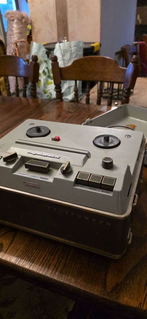 Vintage 1960s Reel to Reel Tape Recorder (Telefunken Magnetophon 96)