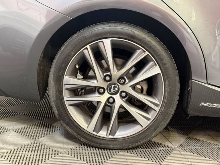 2018 Lexus IS 300h Executive Edition 4dr CVT Auto SALOON PETROL/ELECTRIC Automatic