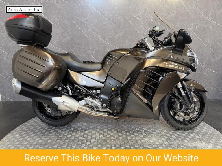 2011 Kawasaki 1400GTR 1400 ABS Sports Tourer Petrol Manual (155 ps) Tourer Petrol Manual