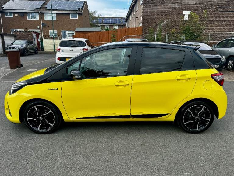 2017 Toyota Yaris Hybrid 1.5 VVT-i Yellow Edition Automatic | 66,014 Miles | Full Service History