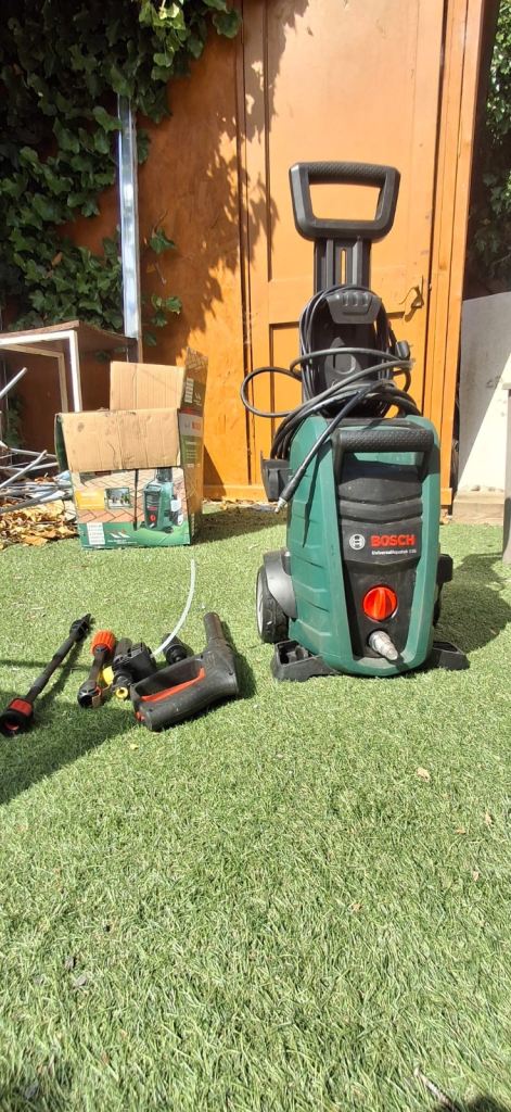 Bosch UniversalAquatak 135 High Pressure Washer