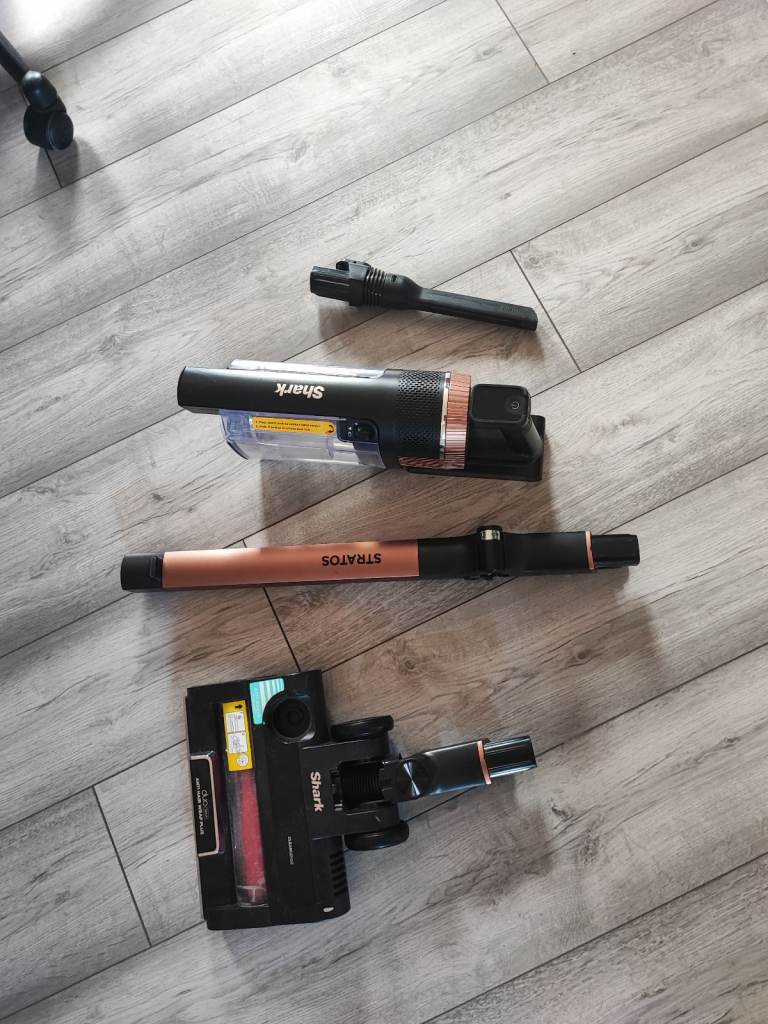 Shark £350 vacuum cleaner pet hair anti wrap 