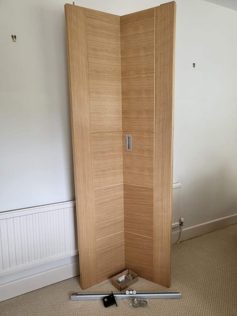Internal Bi-Fold Door in Light Oak £75 Excellent Condition
