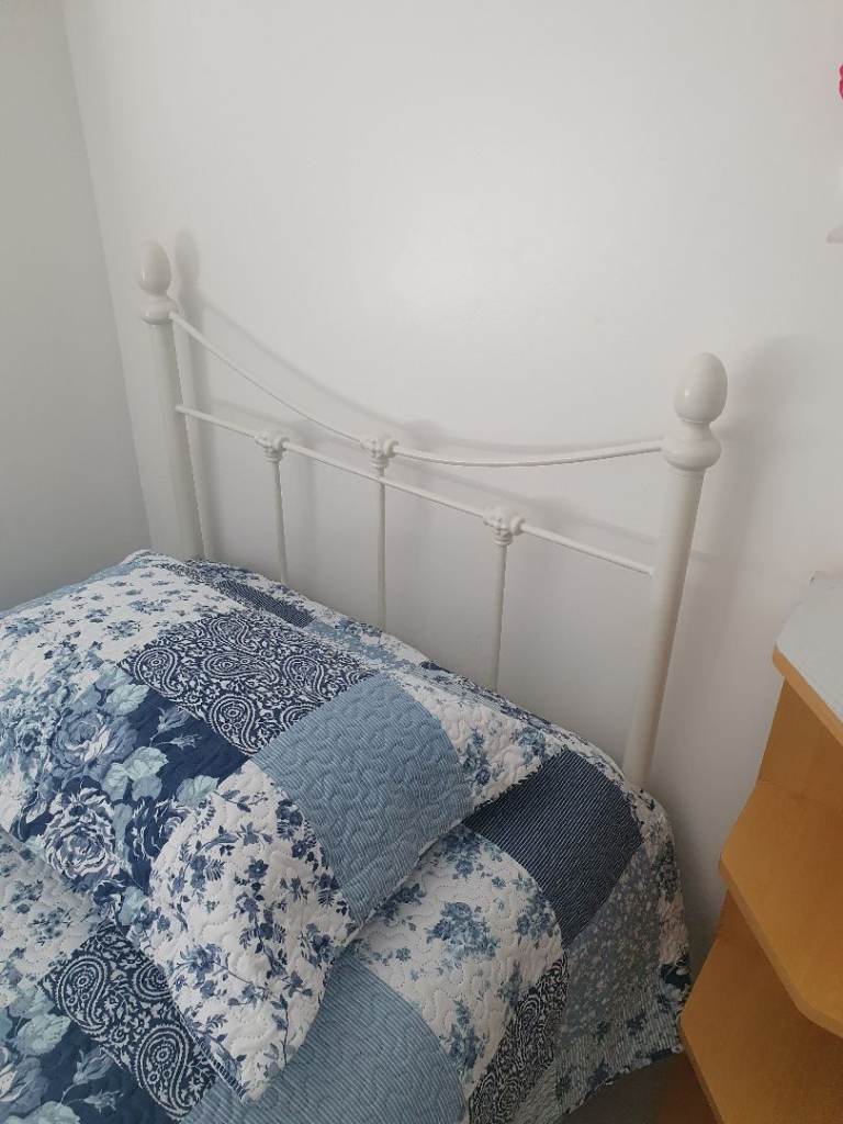 Single bed with mattress 