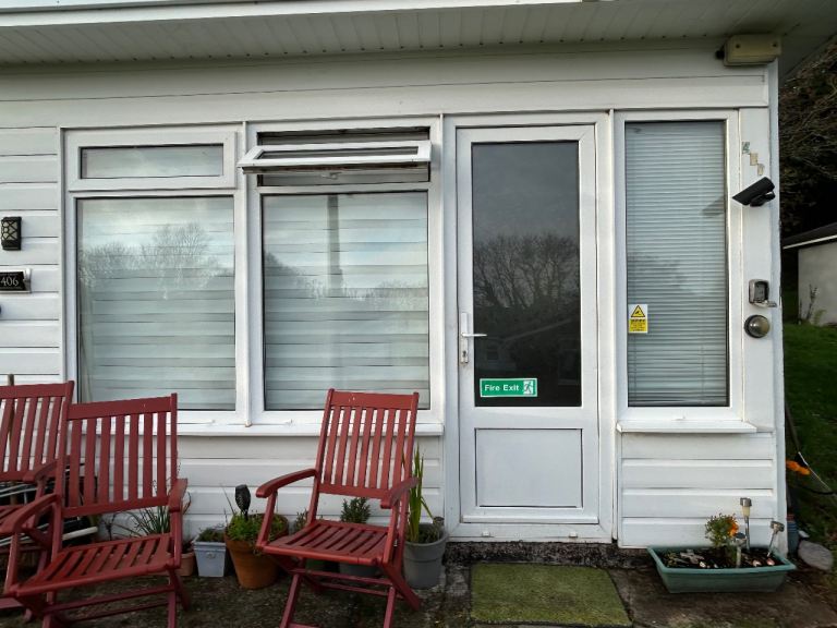 1 bedroomed chalet please read full description