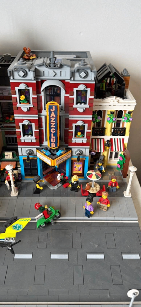 Modular lego jazz club for sale 
