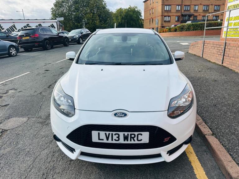 2013 Ford Focus 2.0T EcoBoost ST-2 Euro 5 (s/s) 5dr HATCHBACK Petrol Manual