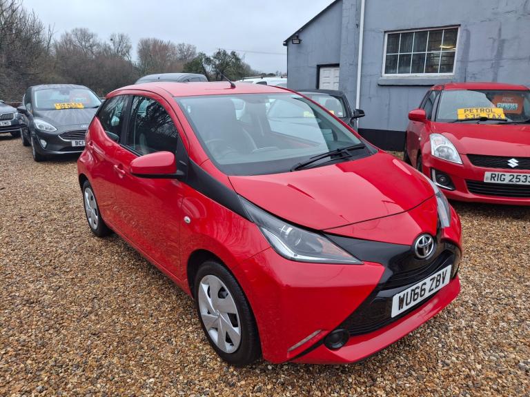 2016 Toyota Aygo 1.0 VVT-i x-play Hatchback 5dr Petrol Manual Euro 6 (68 ps)