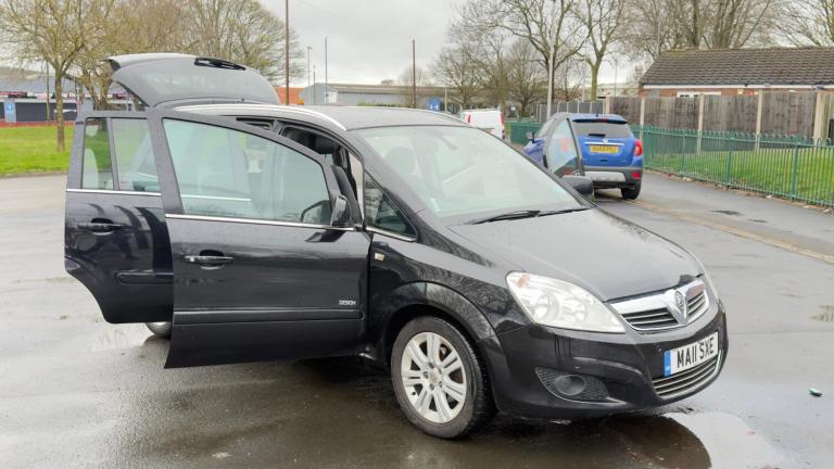 2011 Vauxhall Zafira 1.8i Design 5dr Easytronic MPV Petrol Automatic