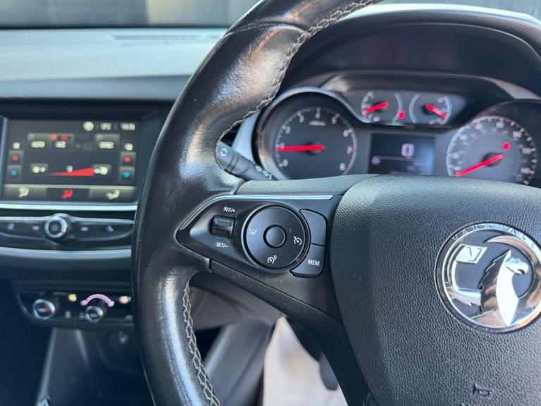 2018 Vauxhall Crossland X 1.2 SE Euro 6 5dr HATCHBACK Petrol Manual