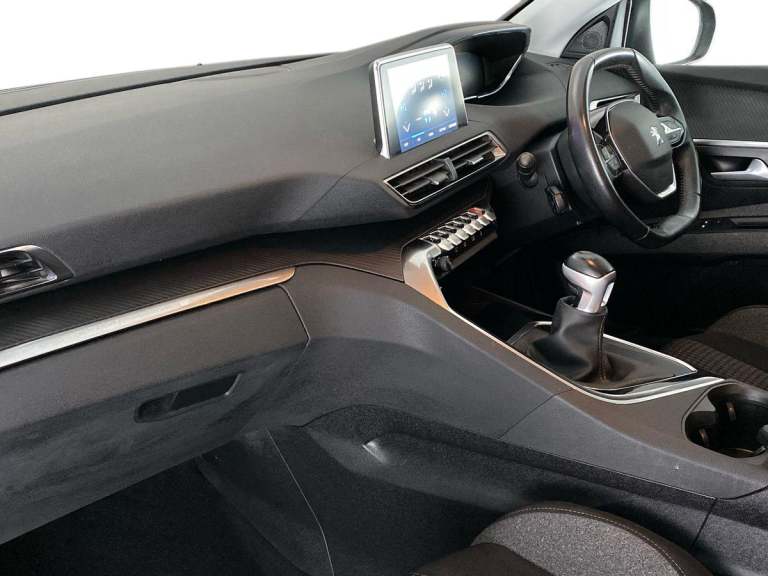 2020 Peugeot 5008 1.2 PureTech Active 5dr Crossover/SUV PETROL Manual