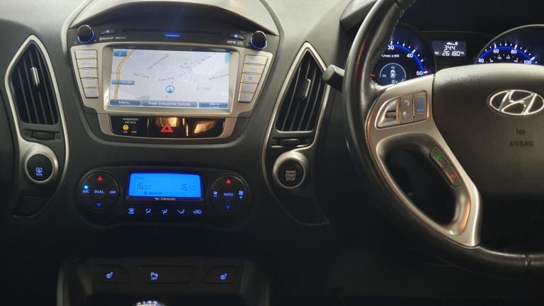 HYUNDAI IX35* 1.7 Crdi * 2wd* DIESEL*26,000 MILES* 1 OWNER* FULL S/HISTORY 