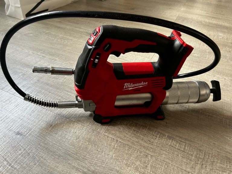 Milwaukee Grease Gun 