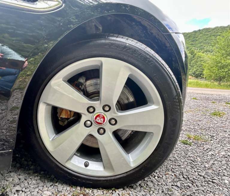 JAGUAR XF 2.0 T 250*PORTFOLIO ESTATE*Xenons-Meridian-FSH-ULEZ-Cam-Pronav*Superb