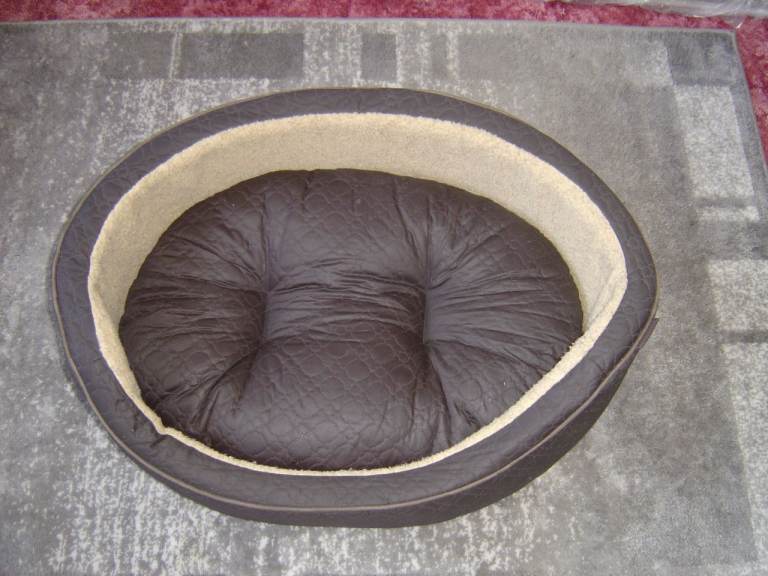 Wainwrights Dog Bed.