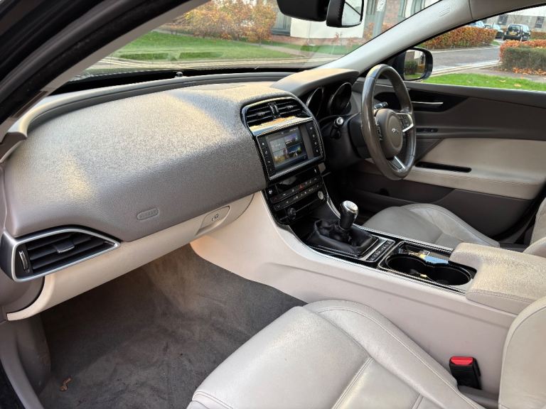 Prestige Edition, Jaguar, XE, Saloon, 2017, Manual, 1999 (cc), 4 doors