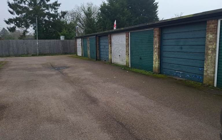 Garage/Parking/Storage to rent: Bentick Way, Codicote, Herts, SG4 8XH