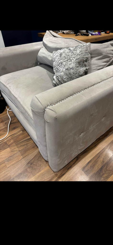 Light grey cuddle chair 