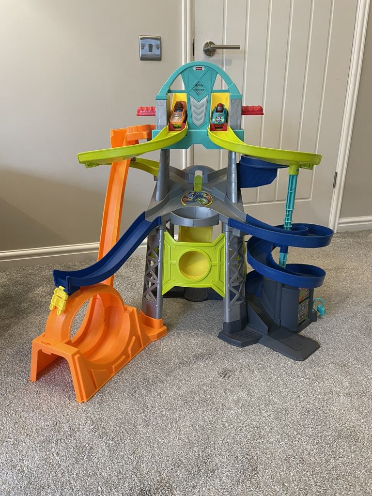 Fisher-Price Little People Toddler Playset Launch & Loop Raceway Race