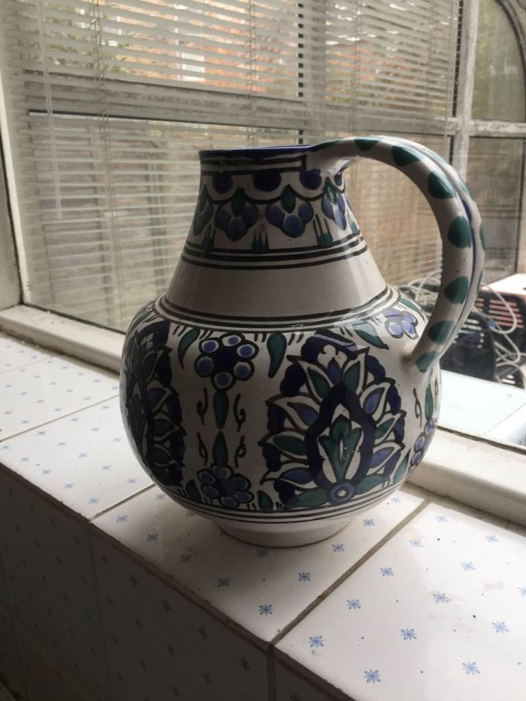 BRAND NEW AND MOST BEAUTIFUL LARGE FLOWER VASE IN CERAMIC - REDUCED TO BARGAIN £30 UNTIL 22 APRIL -