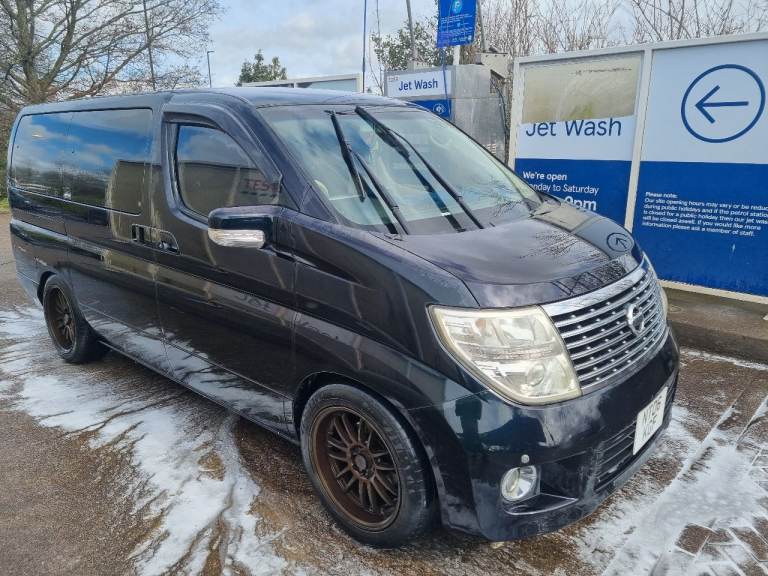 Nissan Elgrand 