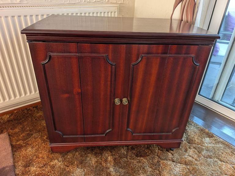 Mahogany-Finish TV Cabinet with Cupboard Doors