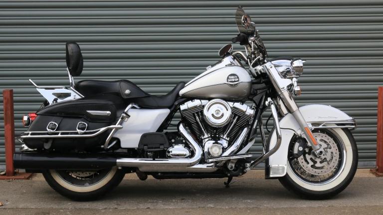Harley-Davidson FLHRC ROAD KING CLASSIC 1584cc 2009