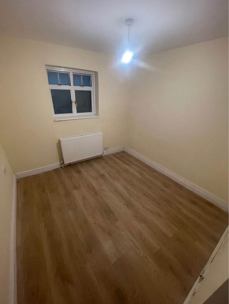 Spacious 2-Bedroom Bungalow to Let – Central Slough