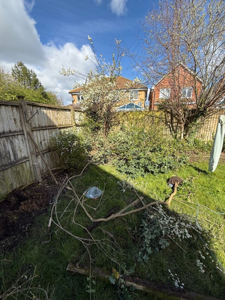 Gardening, Garden Clearance, Landscaping, Garden waste removal 