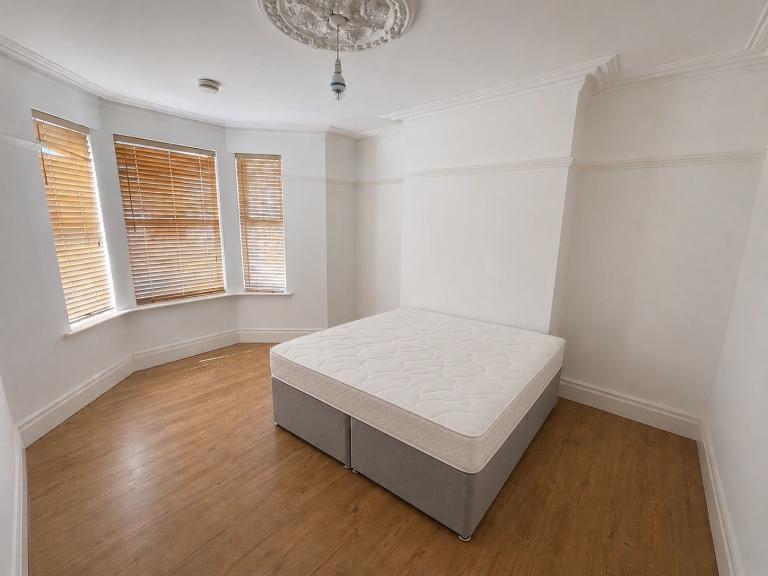 Double Rooms in shared house - NN5 and NN2