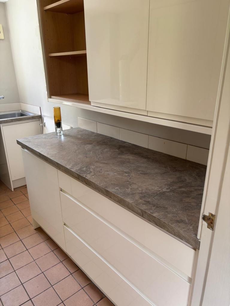 Internal Wood Door with Handle – Good Condition