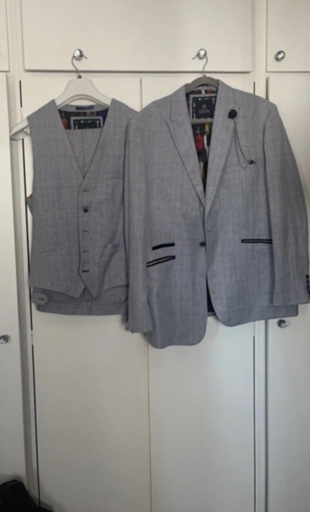 Stunning grey mens suit house of cavani