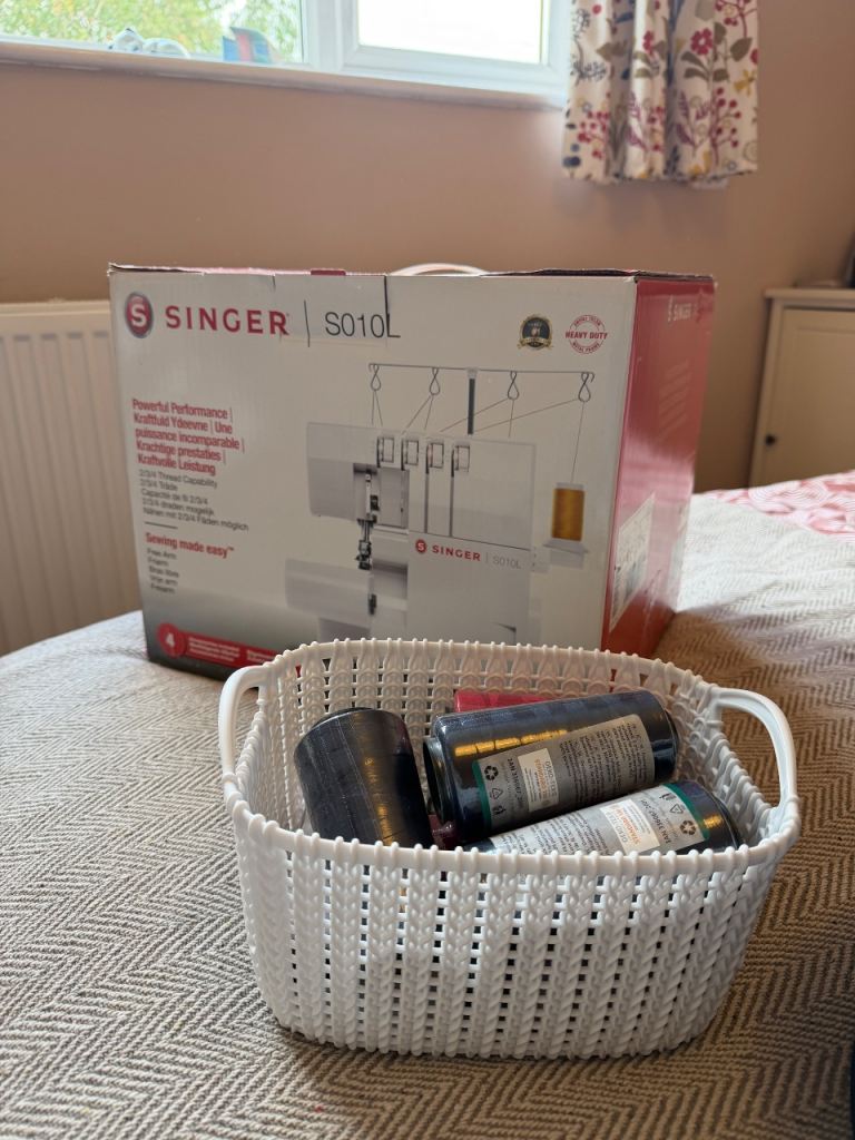 SOLD! SINGER S010L Overlocker Sewing Machine - Brand New in Box