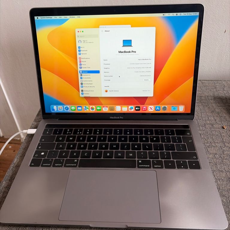MacBook Pro touchbar &Id 2018 512GB -v good battery 