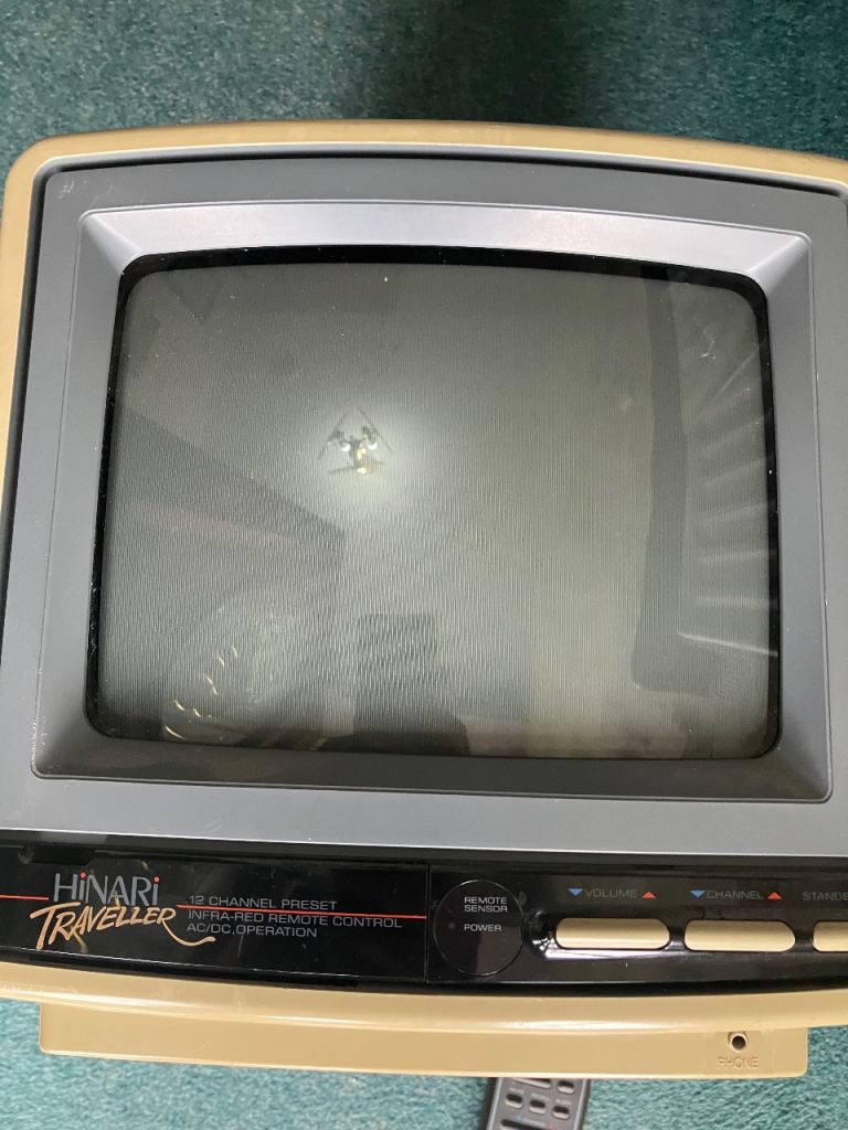 Hinari Traveller Portable TV – Vintage Yellow, Good Condition