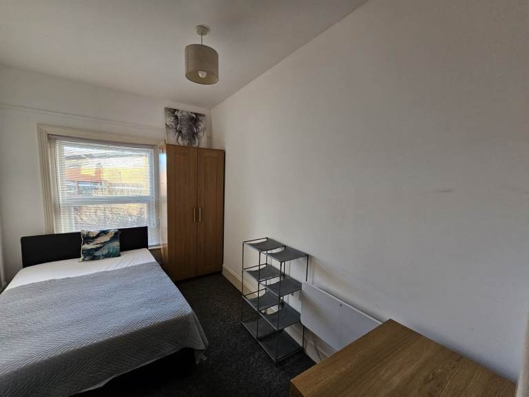 Room in Bournemouth Town