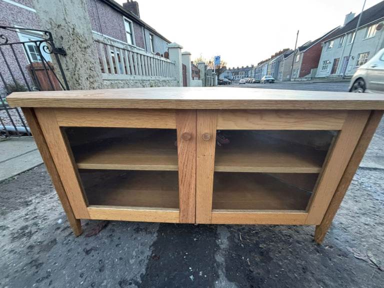 Oakwood tv cabinet only £49